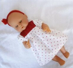 Habits Poupon Corolle 36 Cm Corps Vinyle - Robe à Coeurs Rouges Et Bandeau