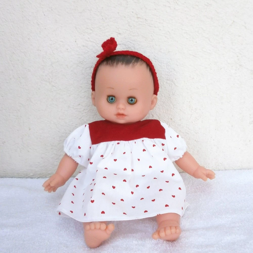 Habits Poupon Petitcollin 28 Cm - Robe Petits Coeurs Rouges 1 Habits Poupon Petitcollin 28 Cm - Robe Petits Coeurs Rouges