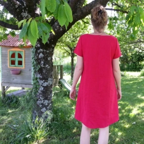 Robe Trapèze Ample En Lin Rouge à Manches Courtes 2 Robe Trapèze Ample En Lin Rouge à Manches Courtes – Image 2