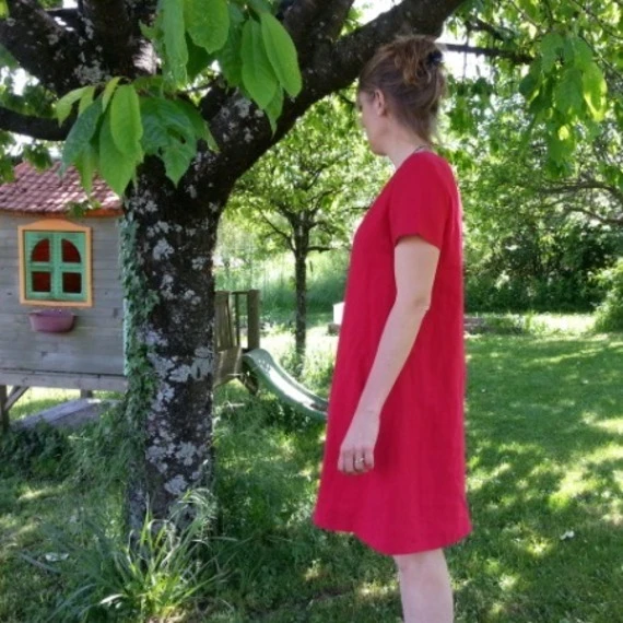 Robe Trapèze Ample En Lin Rouge à Manches Courtes 3 Robe Trapèze Ample En Lin Rouge à Manches Courtes – Image 3