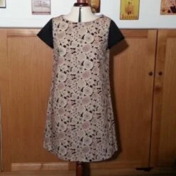 Robe Trapèze Ample à Manches Courtes En Tissu Liberty Taille 42