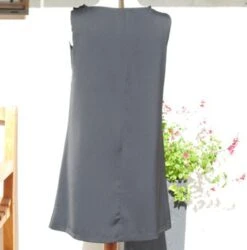 Petite Robe Noire Sans Manches Forme Trapèze -Éclat Boutique 468282 petite robe noire sans manches forme trapeze 4