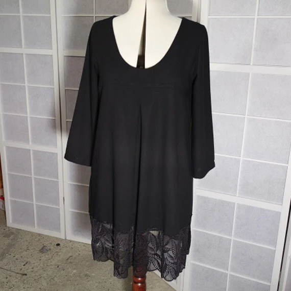 Tunique Longue Ou Robe Courte Noire Avec Dentelle 3 Tunique Longue Ou Robe Courte Noire Avec Dentelle – Image 3