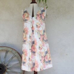 Robe Trapèze Ample Sans Manches Col V