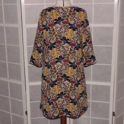 Robe Trapèze Ample Encolure En V Et Manches 3/4 -Éclat Boutique 468521 robe trapeze ample encolure en v et manches 3 4 2