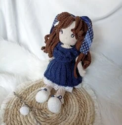 Jolie Poupée En Crochet Robe Bleue Nuit A Paillettes -Éclat Boutique 4685707 jolie poupee en crochet robe bleue nuit a paillettes 3