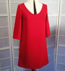 Robe Trapèze Rouge En Crêpe De Polyester Rouge à Manches 3/4 -Éclat Boutique 468583 robe trapeze rouge en crepe de polyester rouge a manches 3 4 2