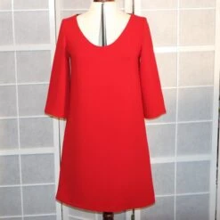 Robe Trapèze Rouge En Crêpe De Polyester Rouge à Manches 3/4