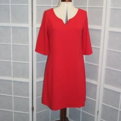 Robe Trapèze Rouge En Crêpe De Polyester à Manches 3/4