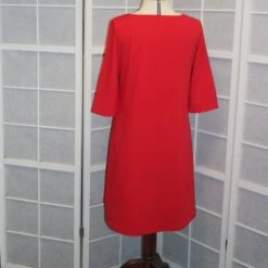 Robe Trapèze Rouge En Crêpe De Polyester à Manches 3/4 -Éclat Boutique 468636 robe trapeze rouge en crepe de polyester a manches 3 4 4