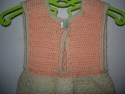 Petite Robe Chasuble Au Crochet En Laine -Éclat Boutique 770115 petite robe chasuble au crochet en laine 3