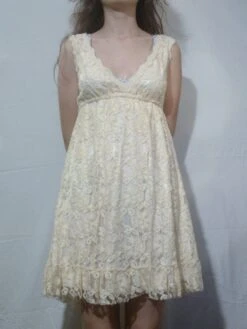 Robe Courte En Dentelle Couleur Jaune -Éclat Boutique 780104 robe courte en dentelle couleur jaune 3