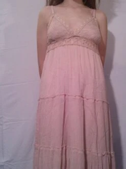 Robe Longue En Coton Et Dentelle Rose -Éclat Boutique 780106 robe longue en coton et dentelle rose 4