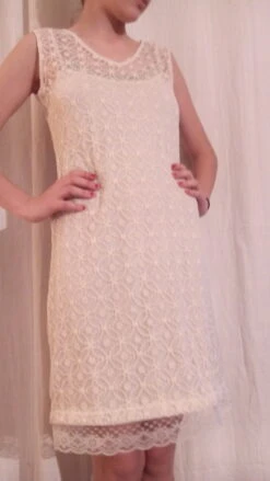 Robe Courte En Dentelle Couleur écru Motif Fleur -Éclat Boutique 780147 robe courte en dentelle couleur ecru motif fleur 4