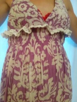 Robe Longue En Coton Imprimée Blanc Et Parme -Éclat Boutique 780257 robe longue en coton imprimee blanc et parme 3