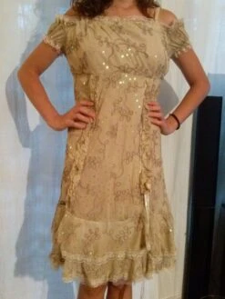 Robe Mi Longue,à Bretelles,dentelle Couleur Beige,robe Femme,robe Fille,cadeau Femme,cadeau Fille,vêtements -Éclat Boutique 780307 robe mi longue a bretelle en dentelle couleur beige 3