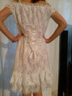 Robe Mi Longue,à Bretelle,en Dentelle Couleur Blanche,robe En Dentelle,vêtements Femme,vêtements Fille,cadeau Femme,cadeau Fille -Éclat Boutique 780309 robe mi longue a bretelle en dentelle couleur blanche 3