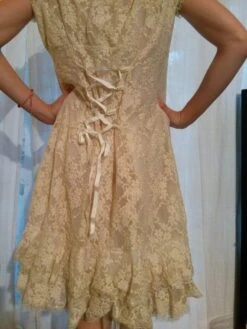 Robe Mi Longue,à Bretelle,en Dentelle Couleur Beige,robe En Dentelle,vêtements Femme,vêtements Fille,cadeau Femme,cadeau Fille,robe Beige -Éclat Boutique 780310 robe mi longue a bretelle en dentelle couleur beige 4