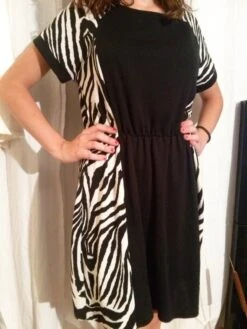 Robe Manches Courtes En Motif Zébré -Éclat Boutique 780390 robe manches courtes en motif zebre 3