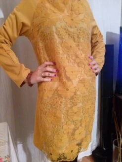 Robe Manches Longues Devant En Dentelle