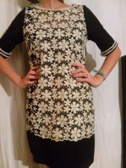 Robe Manches Courtes Le Devant En Guipure -Éclat Boutique 780619 robe manches courtes le devant en guipure 3