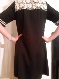 Robe Manches Courtes Le Devant En Guipure -Éclat Boutique 780619 robe manches courtes le devant en guipure 5