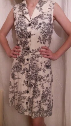 Robe Sans Manches Le Col Chemisier En Toile De Jouy -Éclat Boutique 780894 robe sans manches le col chemisier en toile de jouy 3