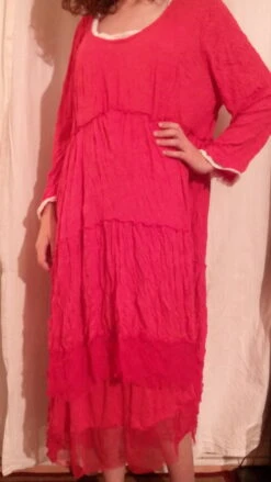 Robe Manches Longues En Viscose Couleur Rouge -Éclat Boutique 780942 robe manches longues en viscose couleur rouge 4