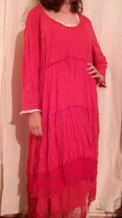 Robe Manches Longues En Viscose Couleur Rouge -Éclat Boutique 780942 robe manches longues en viscose couleur rouge 5