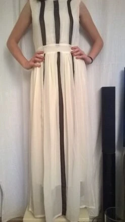 Robe Longue Sans Manches Couleur Crème