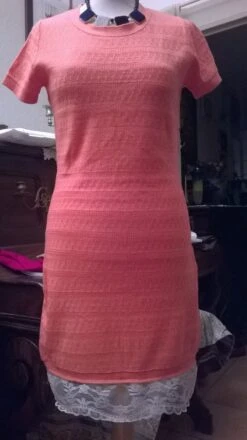 Robe Manches Courtes En Maille Et Dentelle