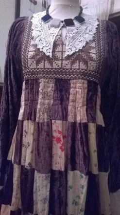 Robe Longue En Velours Brode Couleur Marron -Éclat Boutique 781153 robe longue en velours brode couleur marron 3