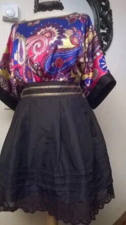 Robe Courte Imprimé En Soie Et Viscose -Éclat Boutique 781502 robe courte imprime en soie et viscose 4