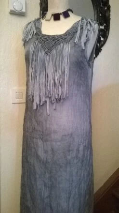 Robe Longue En Mousseline De Soie Froissé De Couleur Gris