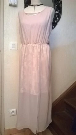 Robe Longue En Mousseline Et Paillettes De Couleur Blanche 8 Robe Longue En Mousseline Et Paillettes De Couleur Blanche -Éclat Boutique 781539 robe longue en mousseline et paillettes de couleur blanche 4