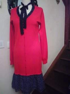 Robe Manches Longues En Maille Rouge Et Mousseline Imprimée -Éclat Boutique 781927 robe manches longues en maille rouge et mousseline imprimee 5