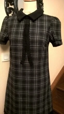 Robe Manches Courtes En Laine Et Viscose à Carreaux -Éclat Boutique 781966 robe manches courtes en laine et viscose a carreaux 3