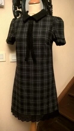 Robe Manches Courtes En Laine Et Viscose à Carreaux -Éclat Boutique 781966 robe manches courtes en laine et viscose a carreaux 4