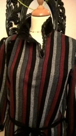 Robe Mi Longue En Laine Et Acrylique -Éclat Boutique 782030 robe mi longue en laine et acrylique 4