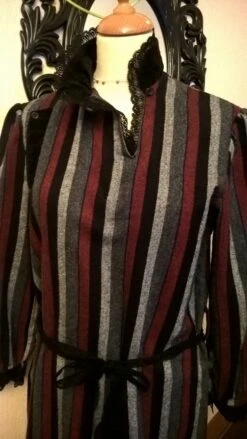 Robe Mi Longue En Laine Et Acrylique -Éclat Boutique 782030 robe mi longue en laine et acrylique 5