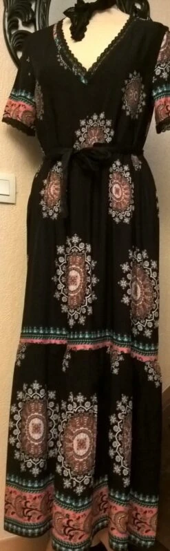 Robe Longue,en Tissu Imprimé,vêtements Femme,vêtements Fille,cadeau Femme,cadeau Fille,robe Fille,fait Main -Éclat Boutique 782249 robe longue en coton et viscose imprimee noire 4