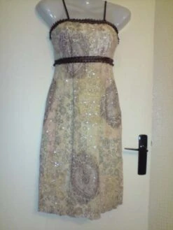 Robe Bustier Mi Longue En Resille Lycra Beije ,motifs Fleuris Marrons