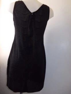 Robe De Soirée Mi Longue En Jersey Noir Encolure En Plastron Argenté -Éclat Boutique 827438 robe de soiree mi longue en jersey noir encolure en plastro 5