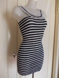 -robe D'étè Moulante Mi Longue En Jersey Extensible Blanc-marine Taille 36/38/40/42, Longueur 82 Cm.