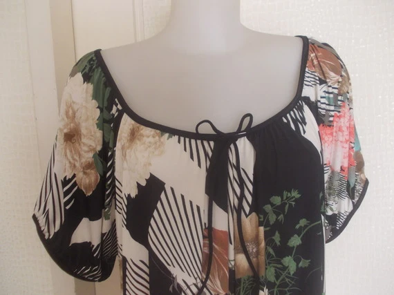 Robe D'étè Ample Grande Taille En Jersey- Lycra Taille 44/46/48; Longueur 98 Cm. 3 Robe D'étè Ample Grande Taille En Jersey- Lycra Taille 44/46/48; Longueur 98 Cm. – Image 3