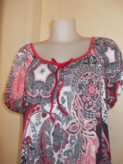 Robe D'étè Grande Taille Xl /44/46 En Coton Lycra Multicolore Petites Manches Longueur 93 Cm.