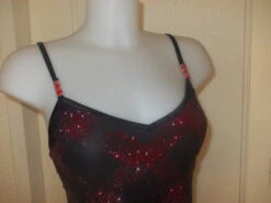 -robe De Soirée Courte En Jersey Noir Et Rouge Brillant Taille 40/42 Longueur 95 Cm. -Éclat Boutique 827608 robe de soiree courte en jersey noir et rouge brillant ta 4