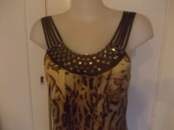 -robe De Soirée/ Réveillon Longue En Jersey Marron Imitation Peau De Tigre Avec Plastron En Perles Taille 38/40/42 Longueur 142 Cm. -Éclat Boutique 827614 robe de soiree reveillon longue en jersey marron imita 4