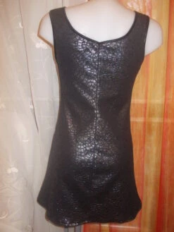 -robe De Soirée/ Reveillon Courte En Jersey Noir A Motifs Brillants Sans Manches Taille 38 Longueur 83 Cm. -Éclat Boutique 827661 robe de soiree reveillon courte en jersey noir a motif 4