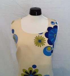 Robe Droite Blanc Cassé à Motifs Asymétriques Floraux, Coupe Droite Semi-ajustée, Doublée, Fait-mains.